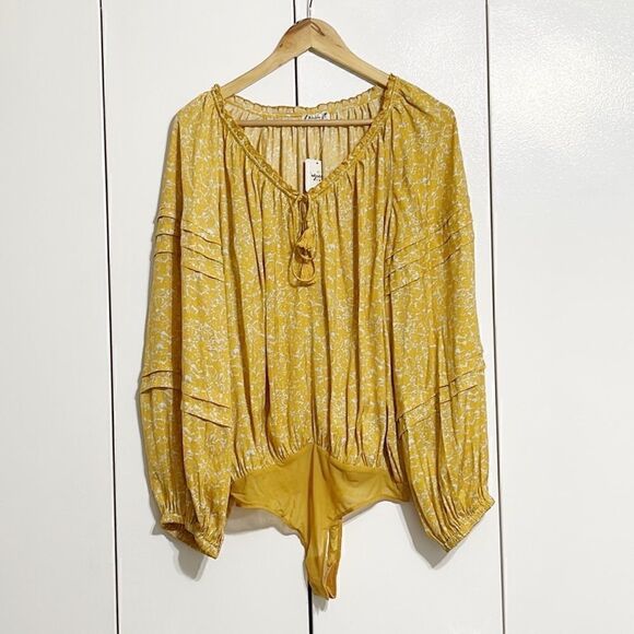 Free people All Tucks printed Bodysuit Size M - Picture 5 of 7